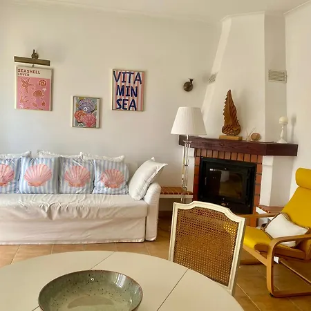 Mimi House Center * Λάγος